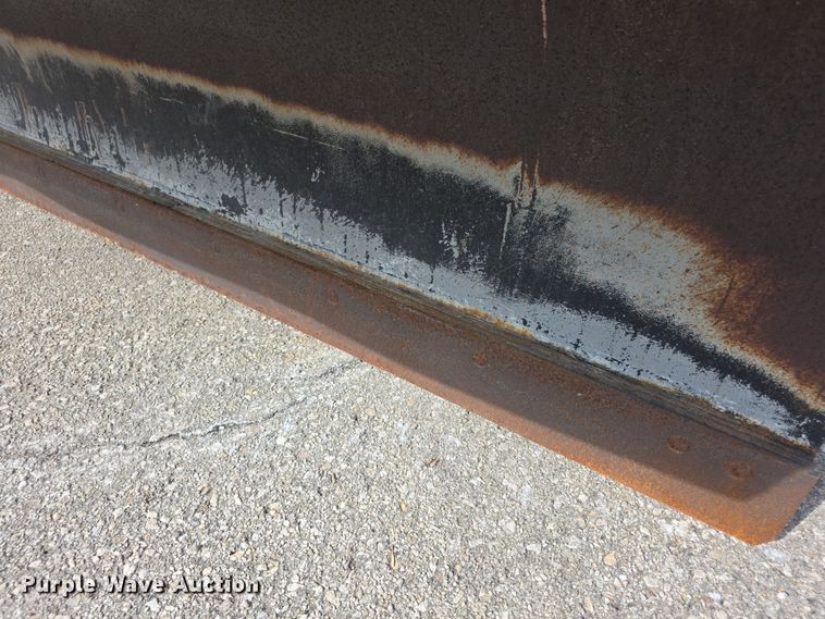 image for item FI0832 2005 Sterling LT7500 dump truck