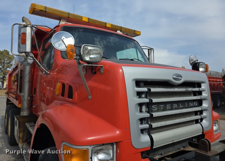 image for item FI0832 2005 Sterling LT7500 dump truck