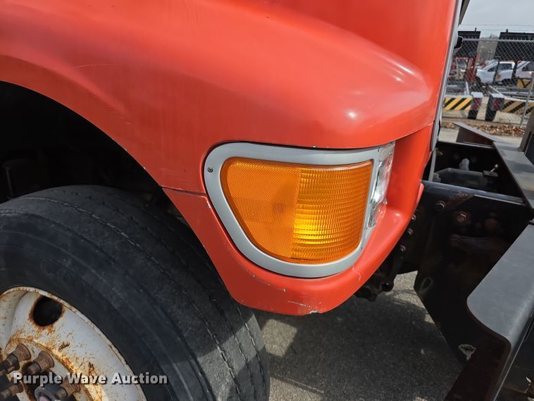 image for item FI0832 2005 Sterling LT7500 dump truck