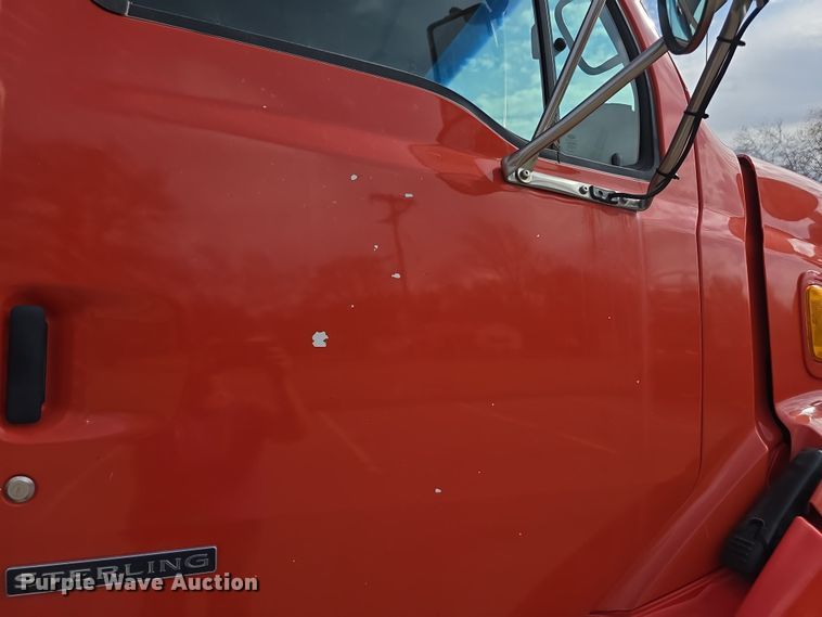 image for item FI0832 2005 Sterling LT7500 dump truck