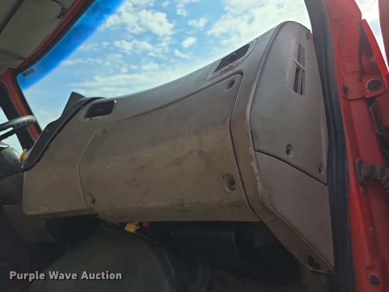 image for item FI0832 2005 Sterling LT7500 dump truck