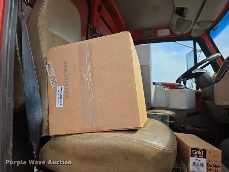 image for item FI0832 2005 Sterling LT7500 dump truck