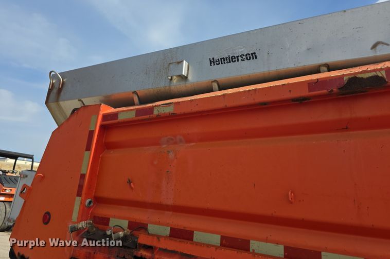 image for item FI0832 2005 Sterling LT7500 dump truck