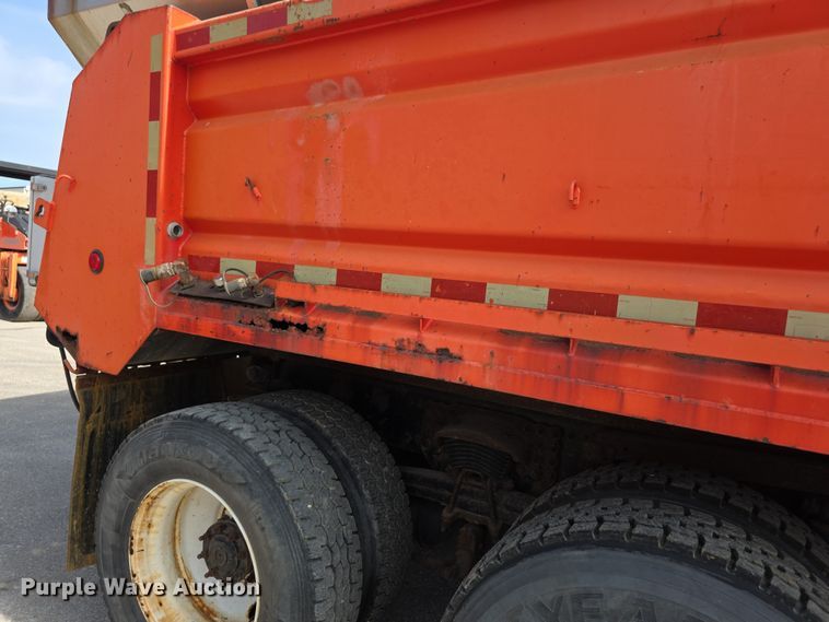image for item FI0832 2005 Sterling LT7500 dump truck