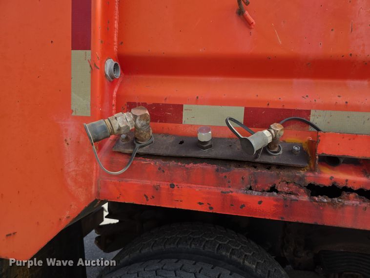 image for item FI0832 2005 Sterling LT7500 dump truck