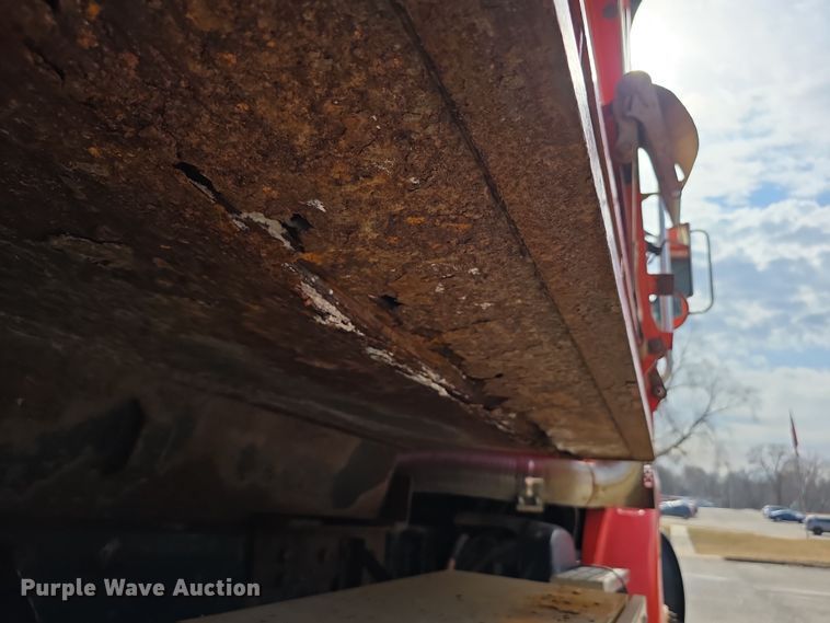 image for item FI0832 2005 Sterling LT7500 dump truck