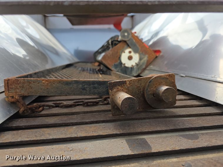 image for item FI0832 2005 Sterling LT7500 dump truck