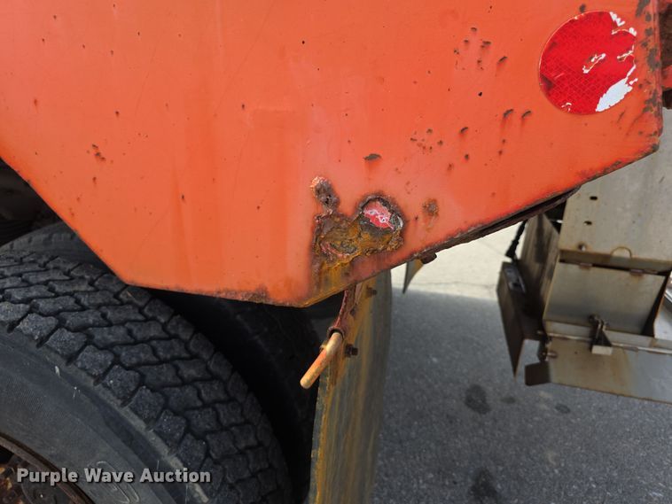 image for item FI0832 2005 Sterling LT7500 dump truck