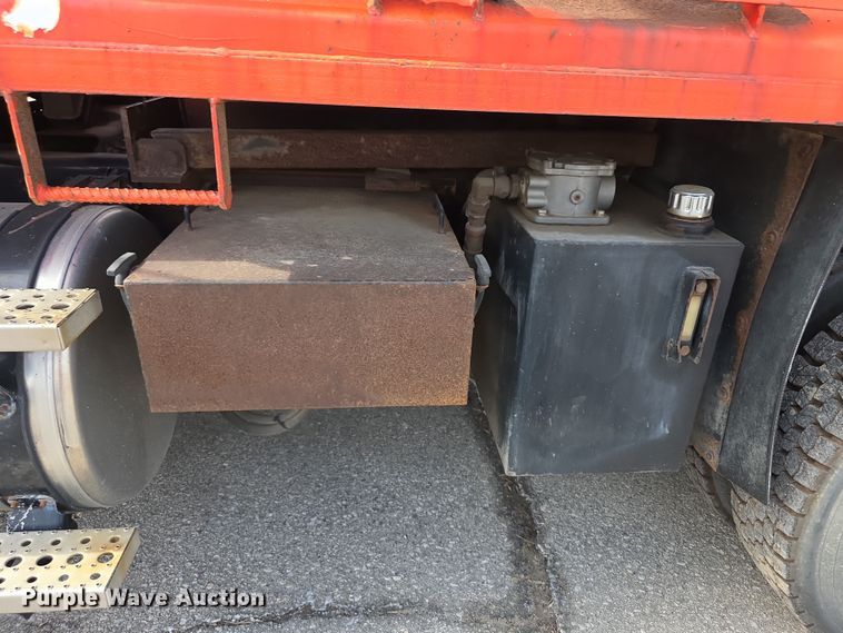 image for item FI0832 2005 Sterling LT7500 dump truck