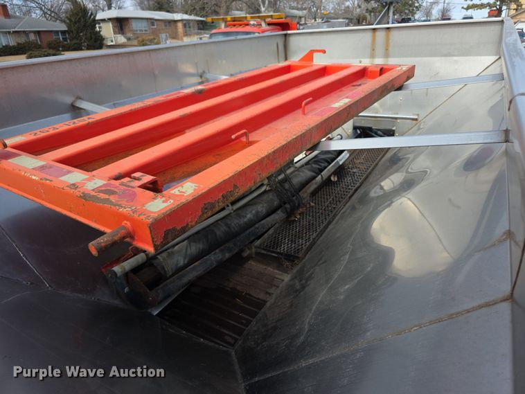 image for item FI0832 2005 Sterling LT7500 dump truck