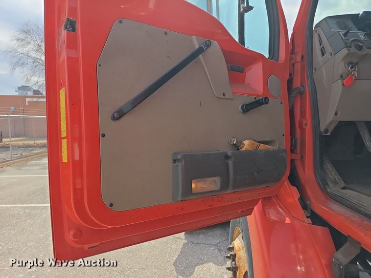 image for item FI0832 2005 Sterling LT7500 dump truck