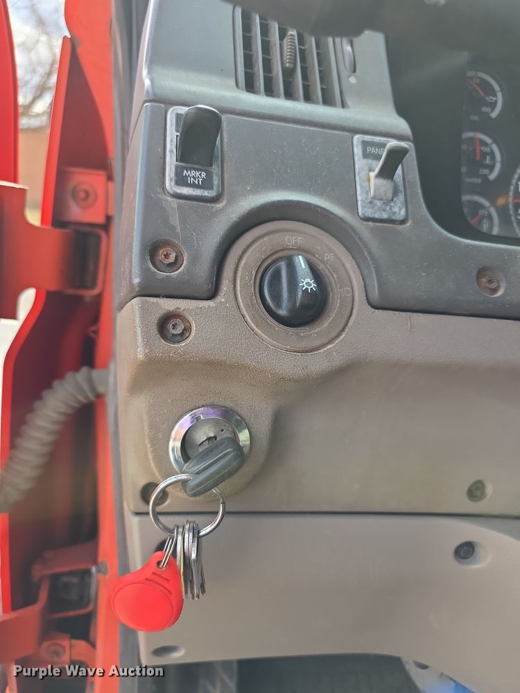 image for item FI0832 2005 Sterling LT7500 dump truck