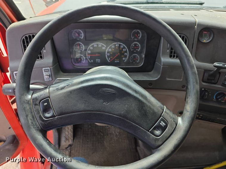 image for item FI0832 2005 Sterling LT7500 dump truck