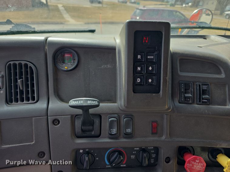 image for item FI0832 2005 Sterling LT7500 dump truck