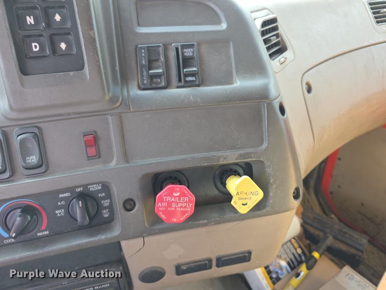 image for item FI0832 2005 Sterling LT7500 dump truck