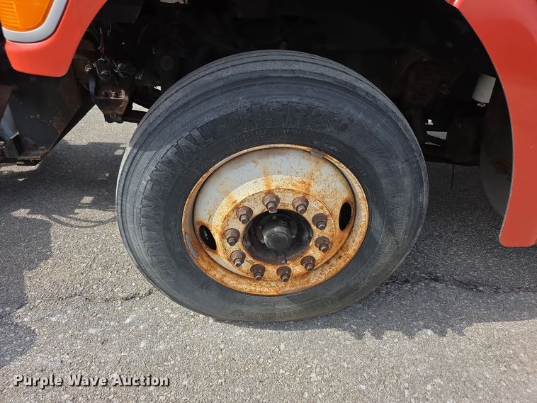 image for item FI0832 2005 Sterling LT7500 dump truck