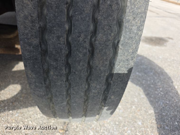 image for item FI0832 2005 Sterling LT7500 dump truck