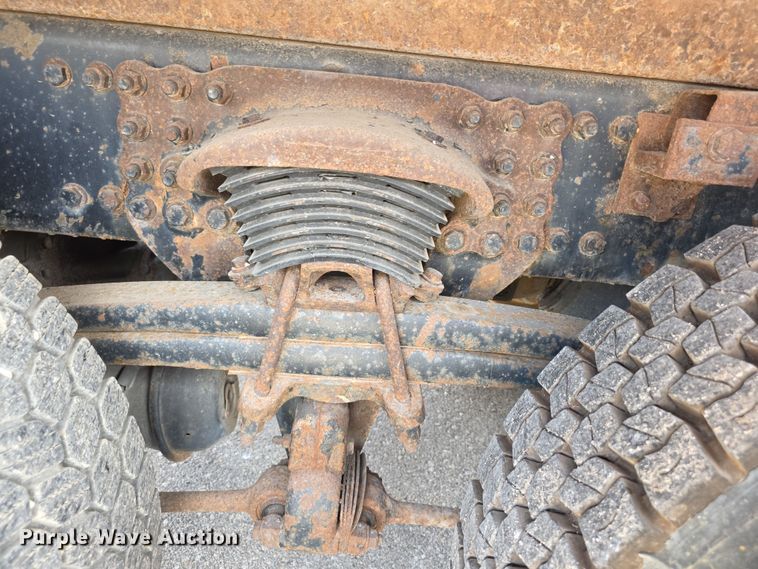 image for item FI0832 2005 Sterling LT7500 dump truck