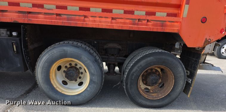 image for item FI0832 2005 Sterling LT7500 dump truck