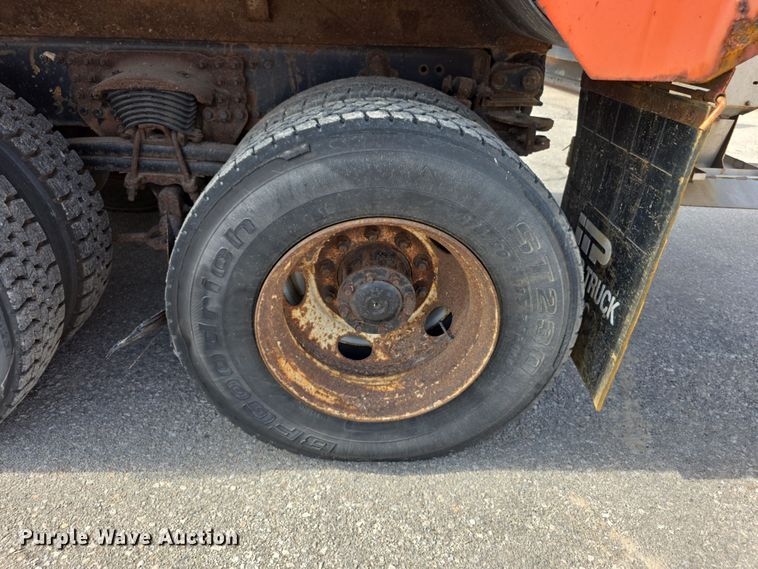 image for item FI0832 2005 Sterling LT7500 dump truck