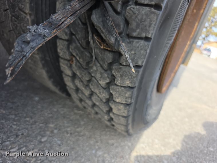 image for item FI0832 2005 Sterling LT7500 dump truck