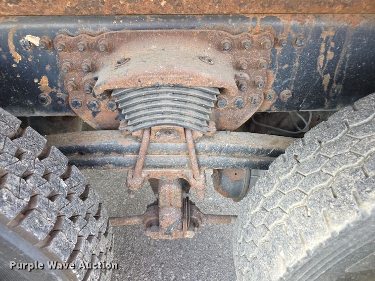 image for item FI0832 2005 Sterling LT7500 dump truck