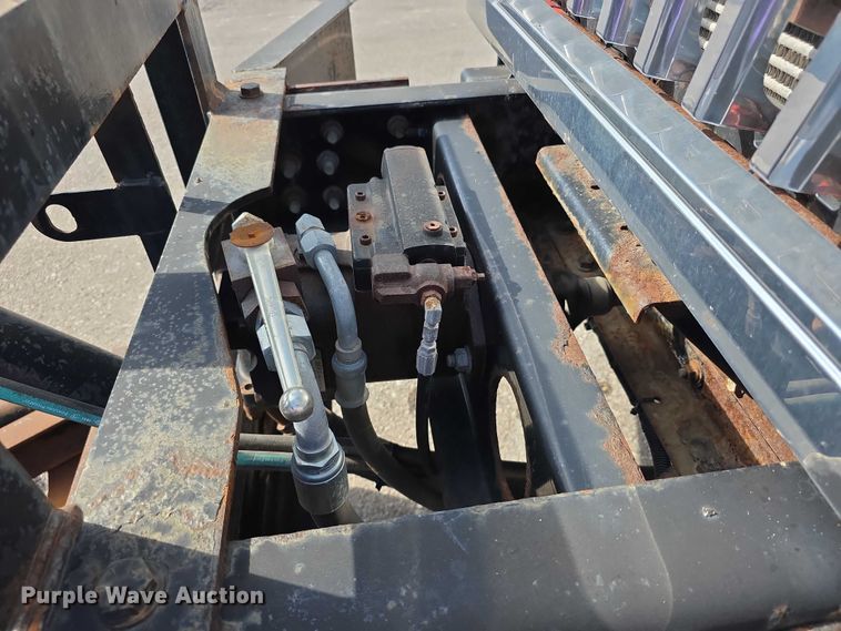 image for item FI0833 2009 Sterling 7500 dump truck