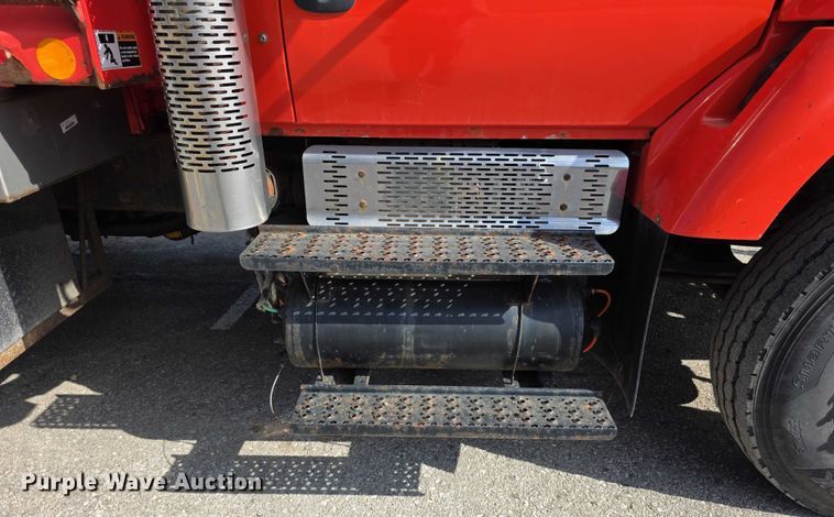 image for item FI0833 2009 Sterling 7500 dump truck