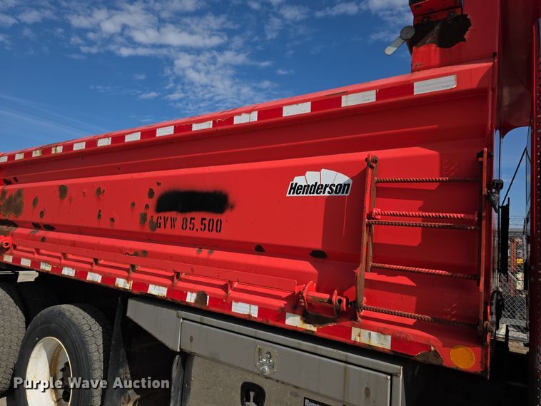 image for item FI0833 2009 Sterling 7500 dump truck