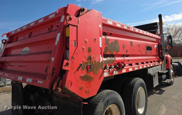 image for item FI0833 2009 Sterling 7500 dump truck