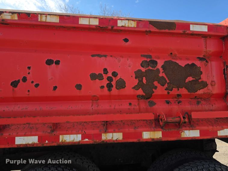 image for item FI0833 2009 Sterling 7500 dump truck