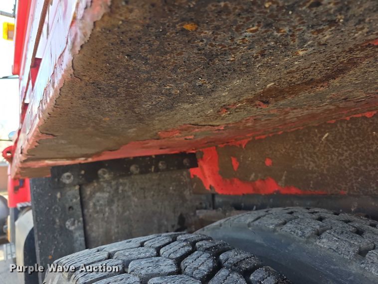 image for item FI0833 2009 Sterling 7500 dump truck