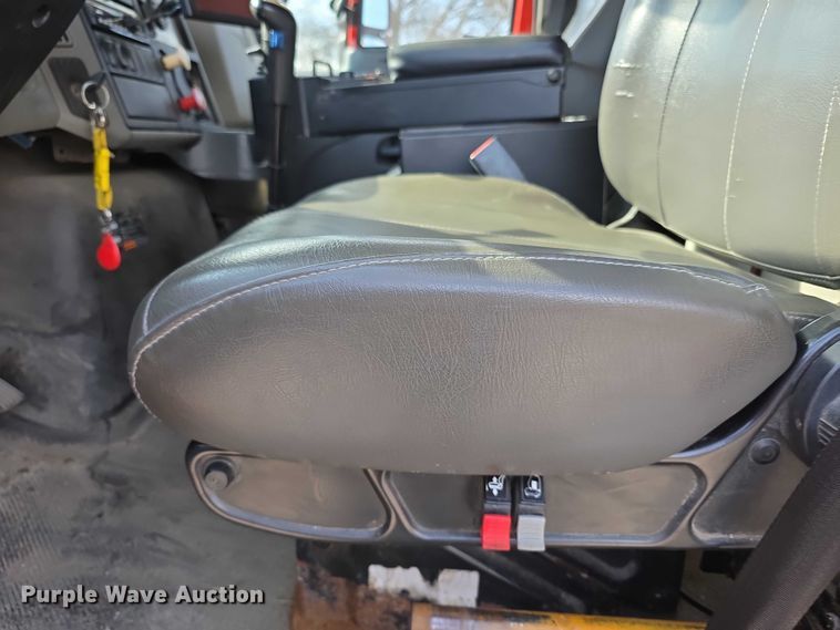 image for item FI0833 2009 Sterling 7500 dump truck