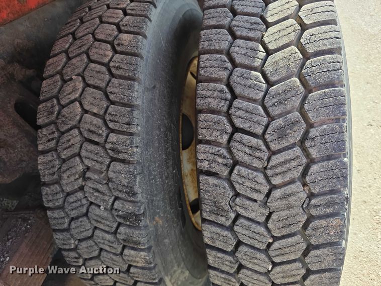 image for item FI0833 2009 Sterling 7500 dump truck