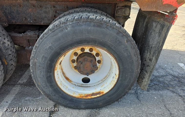 image for item FI0833 2009 Sterling 7500 dump truck