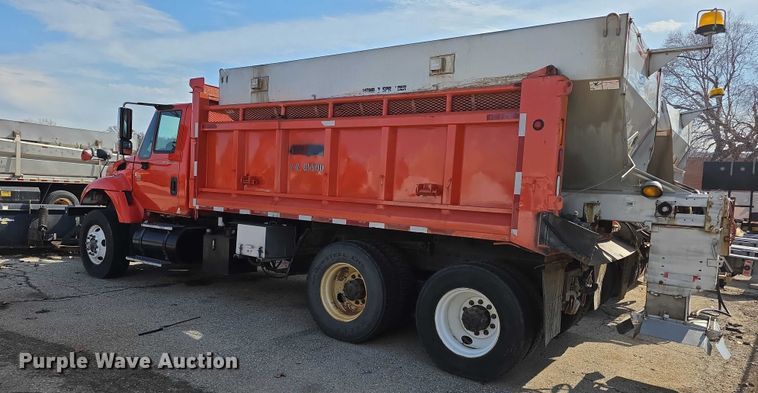 image for item FI0834 2003 International 7500 dump truck