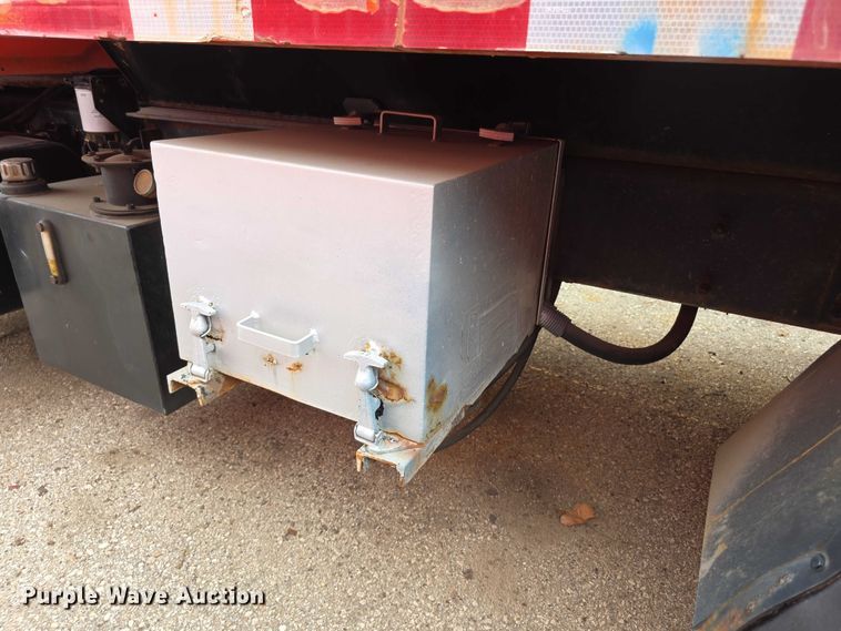 image for item FI0834 2003 International 7500 dump truck