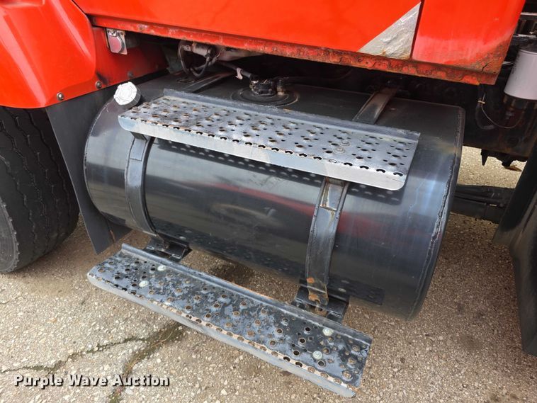 image for item FI0834 2003 International 7500 dump truck