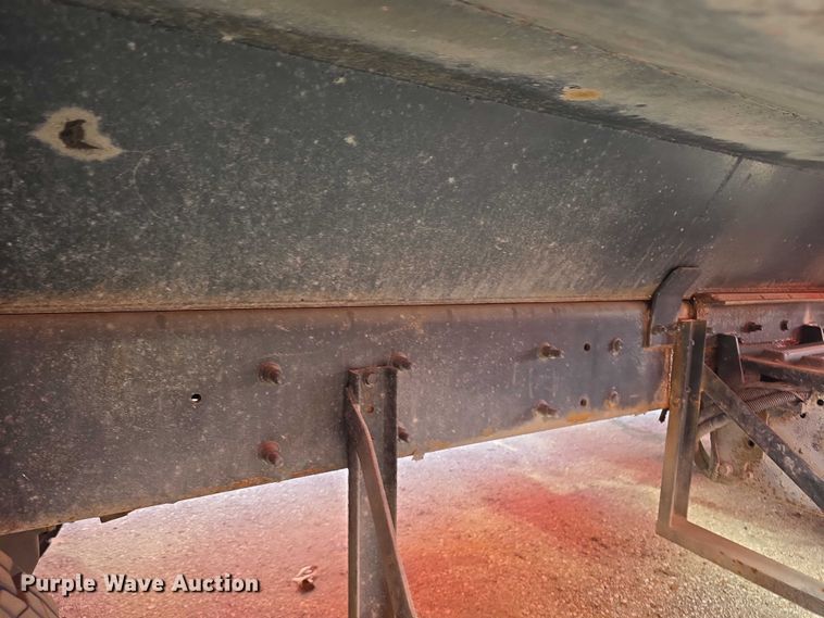 image for item FI0834 2003 International 7500 dump truck