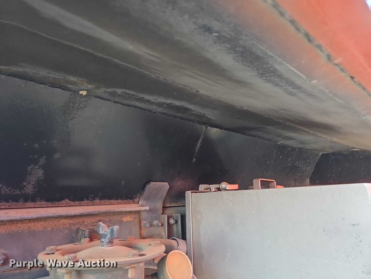 image for item FI0834 2003 International 7500 dump truck