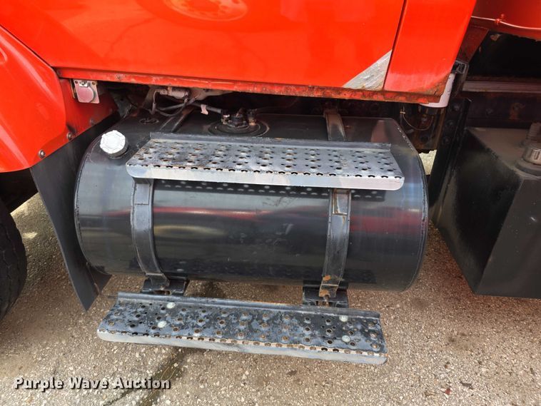 image for item FI0834 2003 International 7500 dump truck