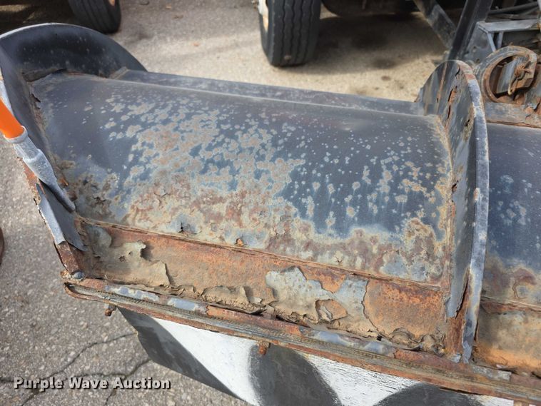 image for item FI0834 2003 International 7500 dump truck