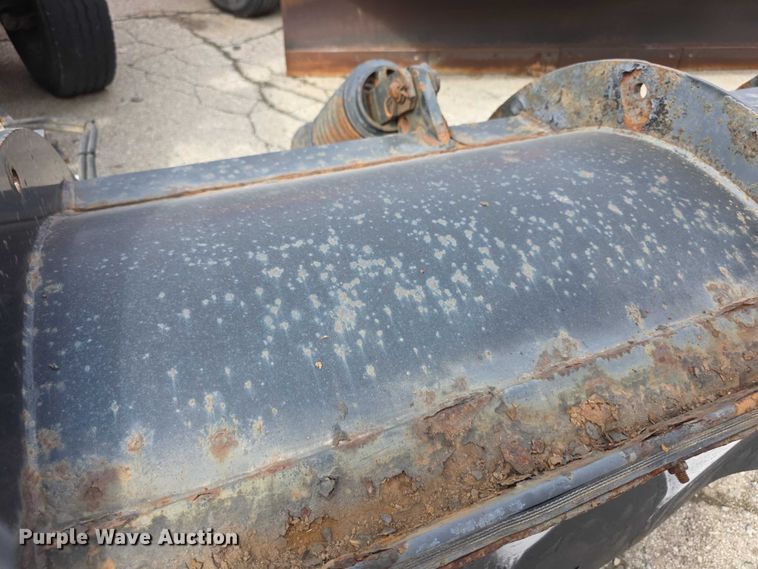 image for item FI0834 2003 International 7500 dump truck