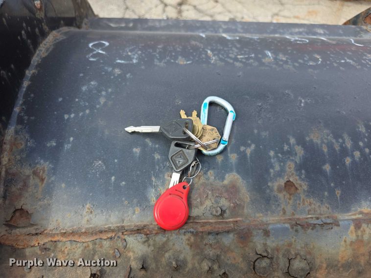 image for item FI0834 2003 International 7500 dump truck