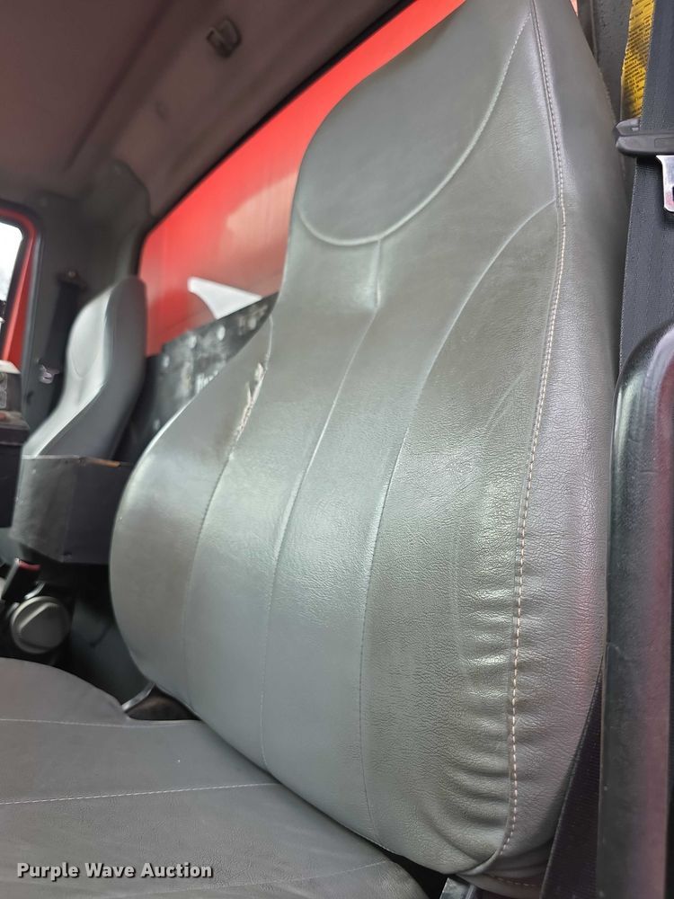 image for item FI0834 2003 International 7500 dump truck