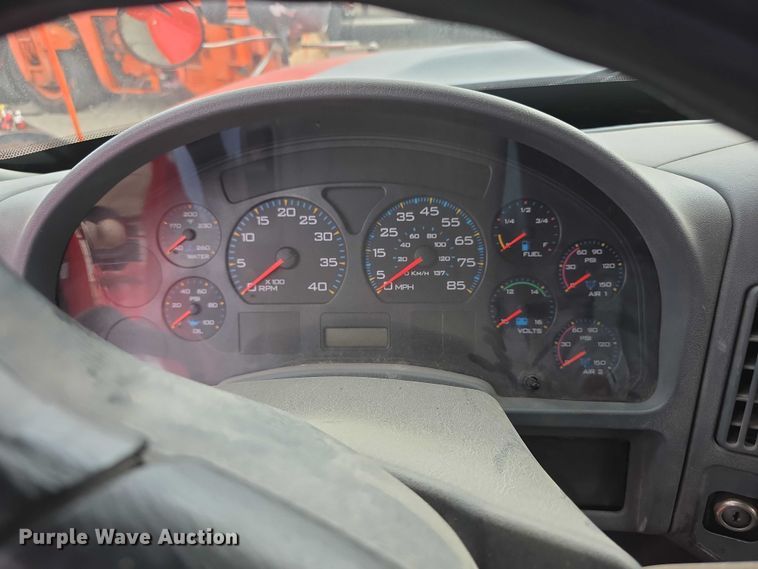 image for item FI0834 2003 International 7500 dump truck