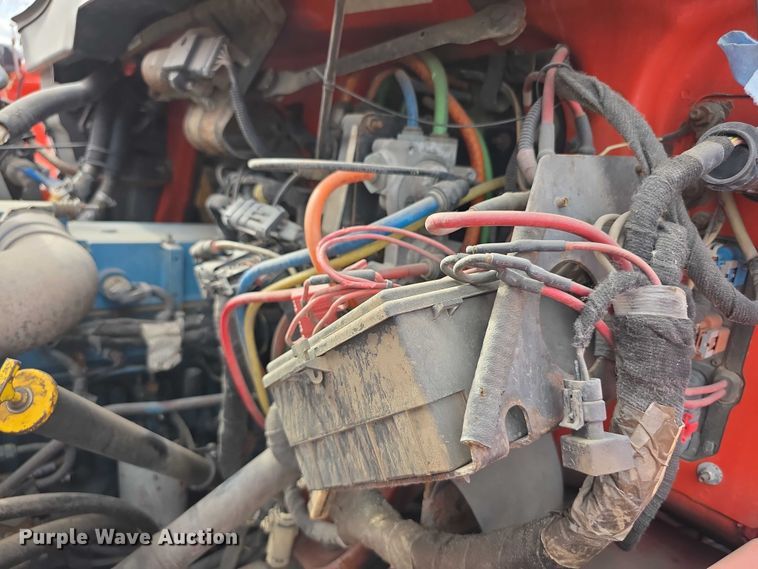 image for item FI0834 2003 International 7500 dump truck