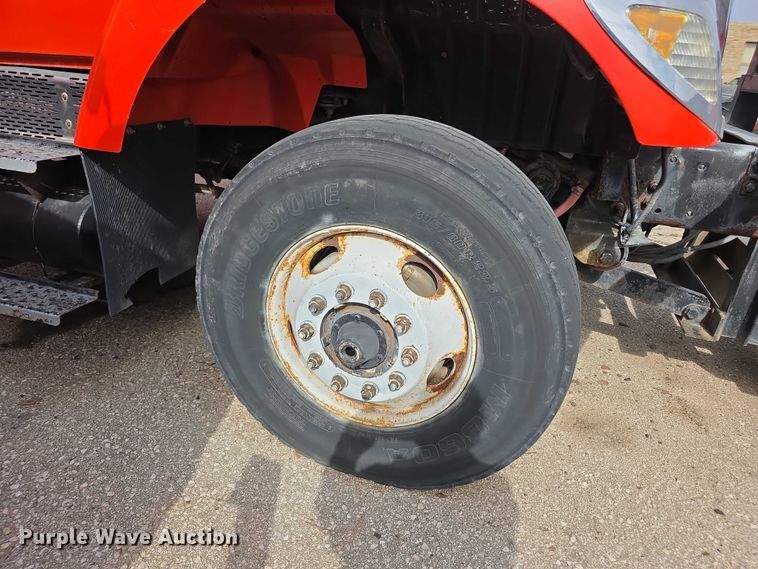 image for item FI0834 2003 International 7500 dump truck