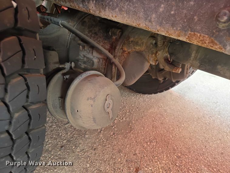 image for item FI0834 2003 International 7500 dump truck