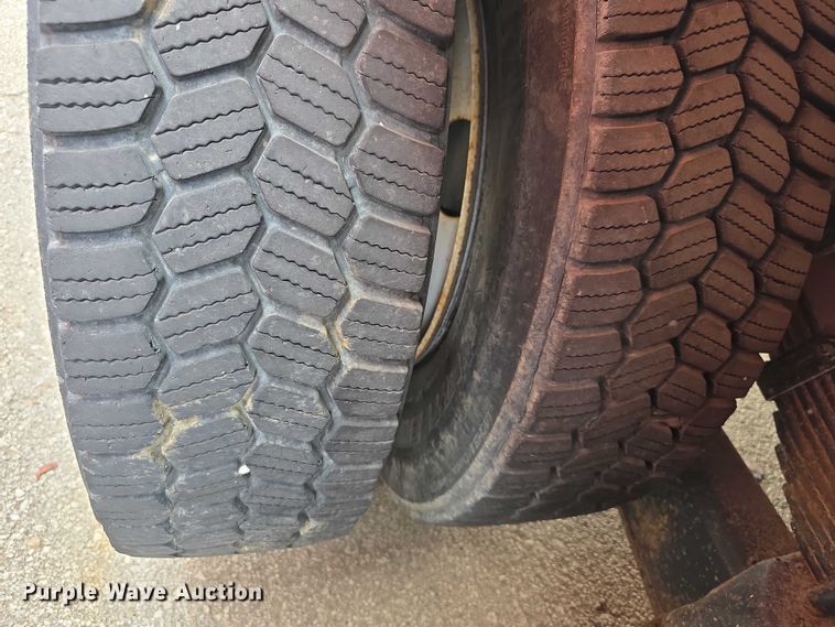 image for item FI0834 2003 International 7500 dump truck